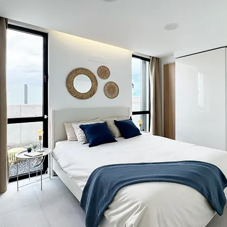 Lea Luxury Golf House