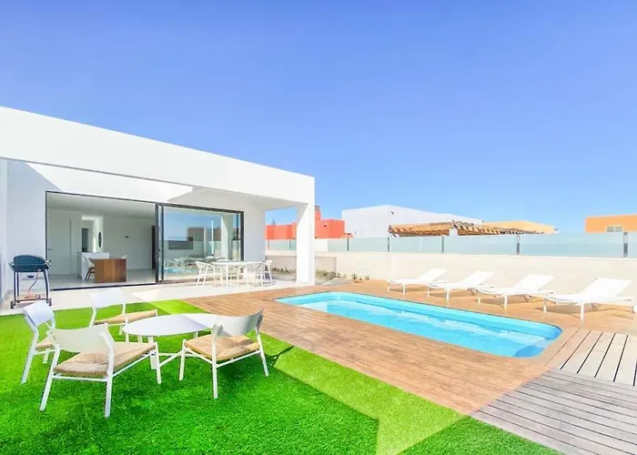 Lea Luxury Golf House בית נופש קלטה דה פוסטה