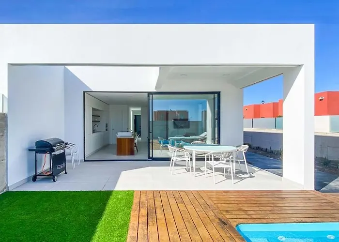 Lea Luxury Golf House בית נופש *