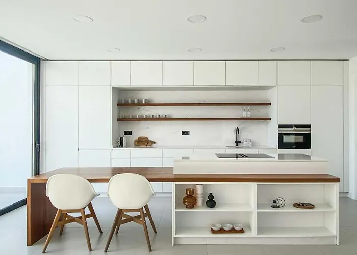 Lea Luxury Golf House בית נופש קלטה דה פוסטה